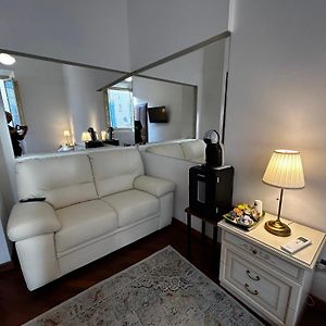 Camera con letto king size